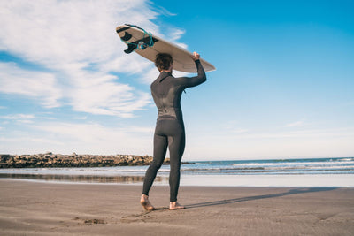 ¿Cómo se llama el traje que usan los surfers?