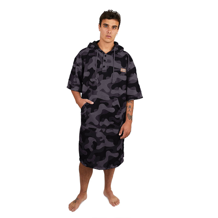 Poncho Cambiador de Surf Camo Negro Kano