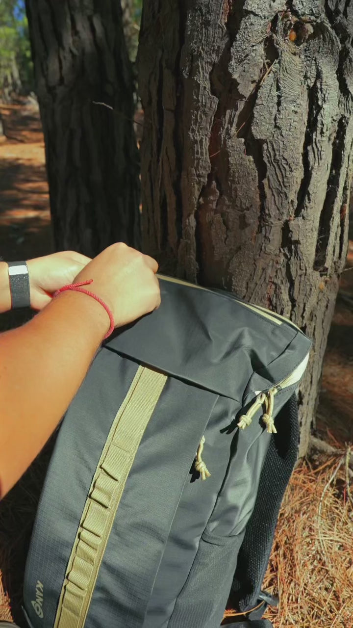 Mochila Outdoor 25L Andes Negro/Beige